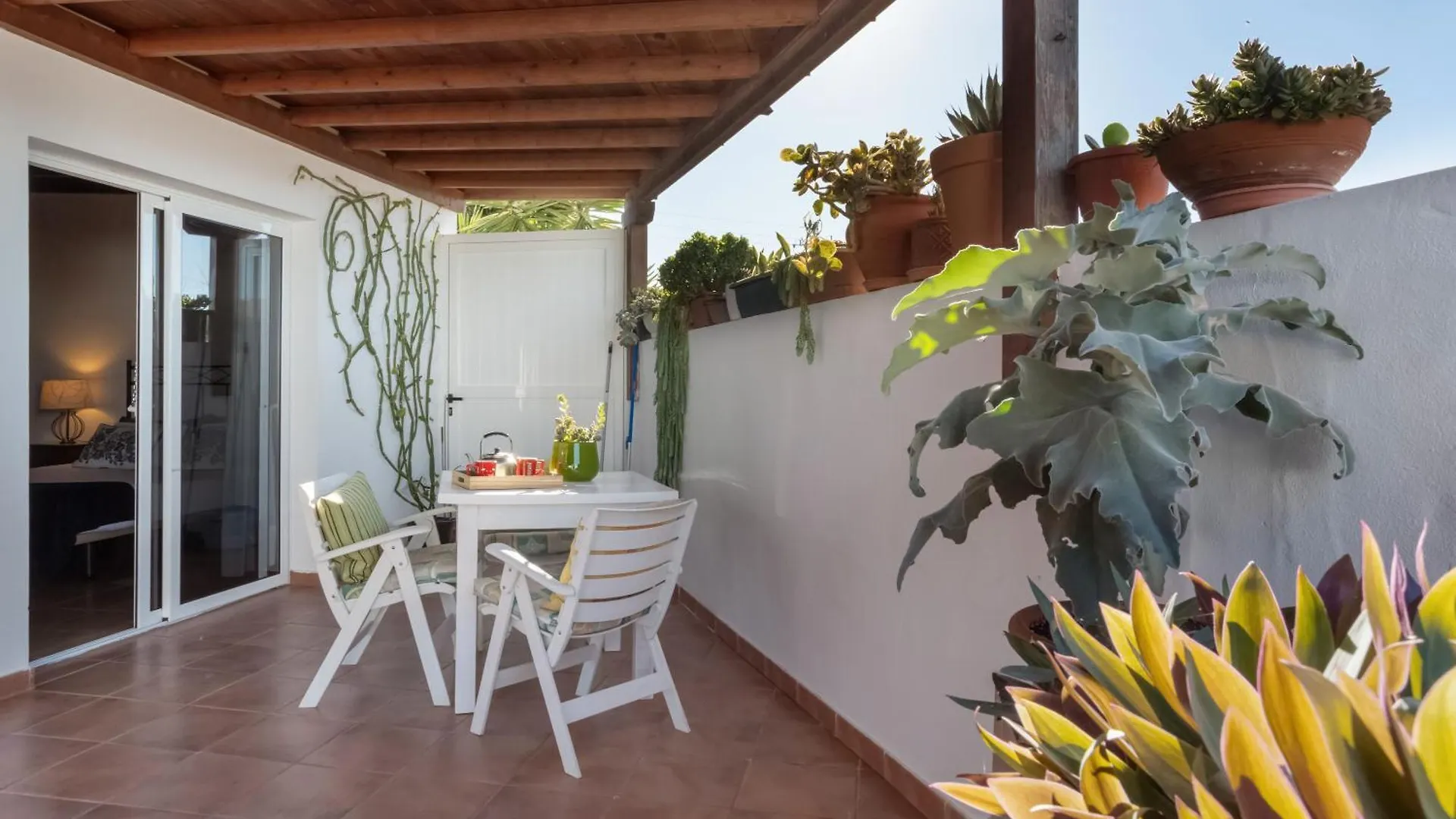 Almar Villa Tinajo Nyaraló
